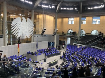 Prezydent niemieckiego Bundestagu zaprosi w dniu 9 listopada......